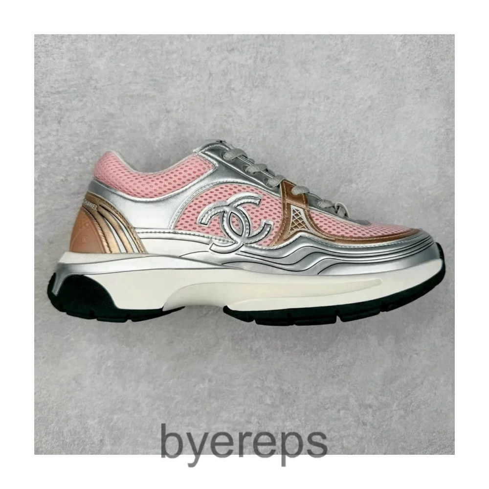 Chanel Runner — photo 2 of 4