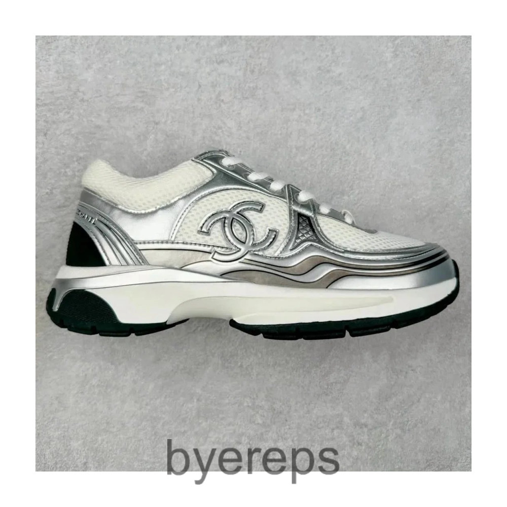 Chanel Runner — photo 4 of 4