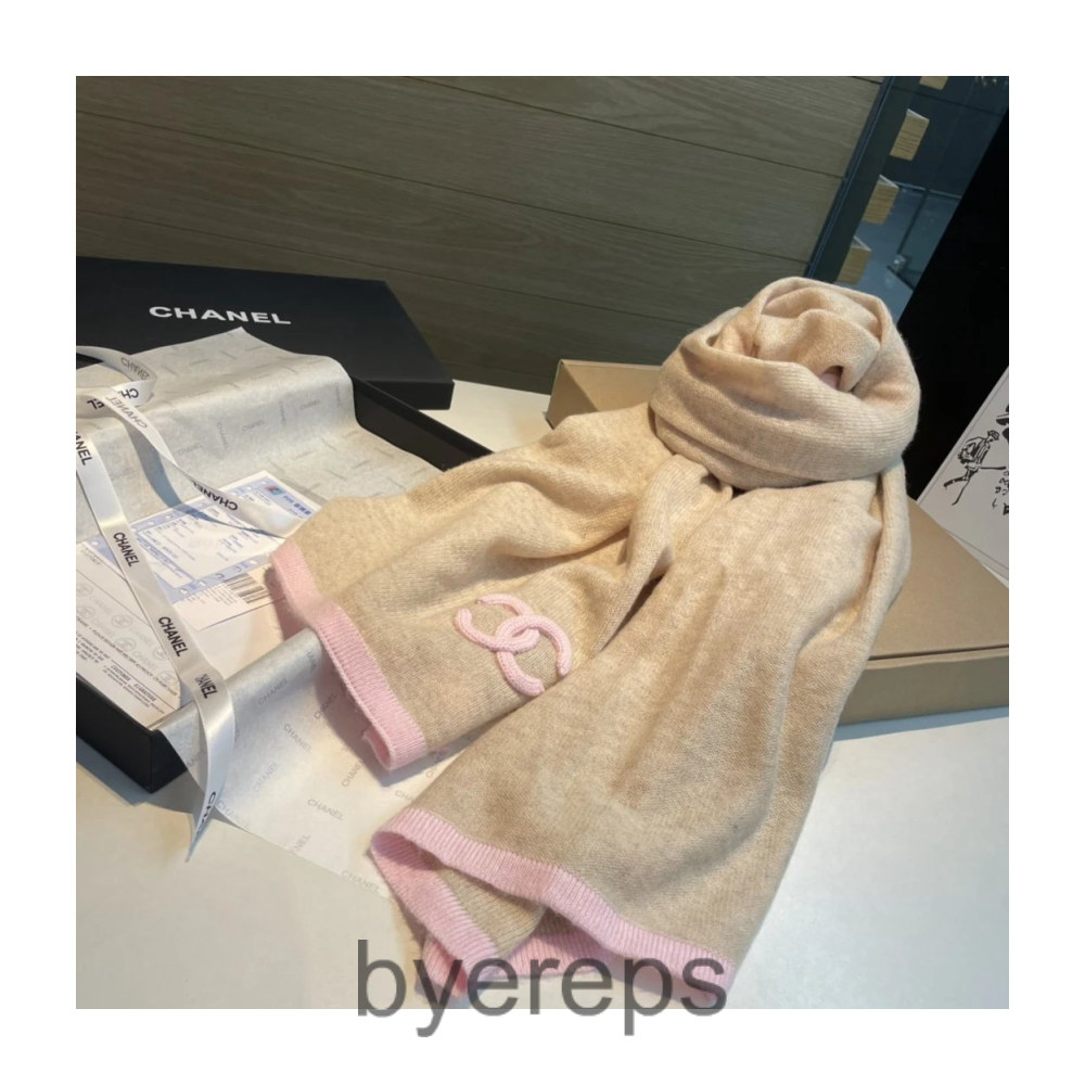 Chanel Scarf — photo 2 of 4