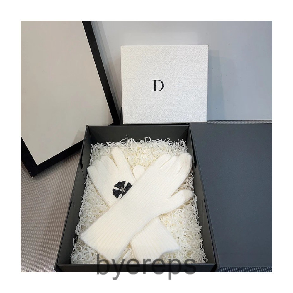 Chrome Hearts gloves