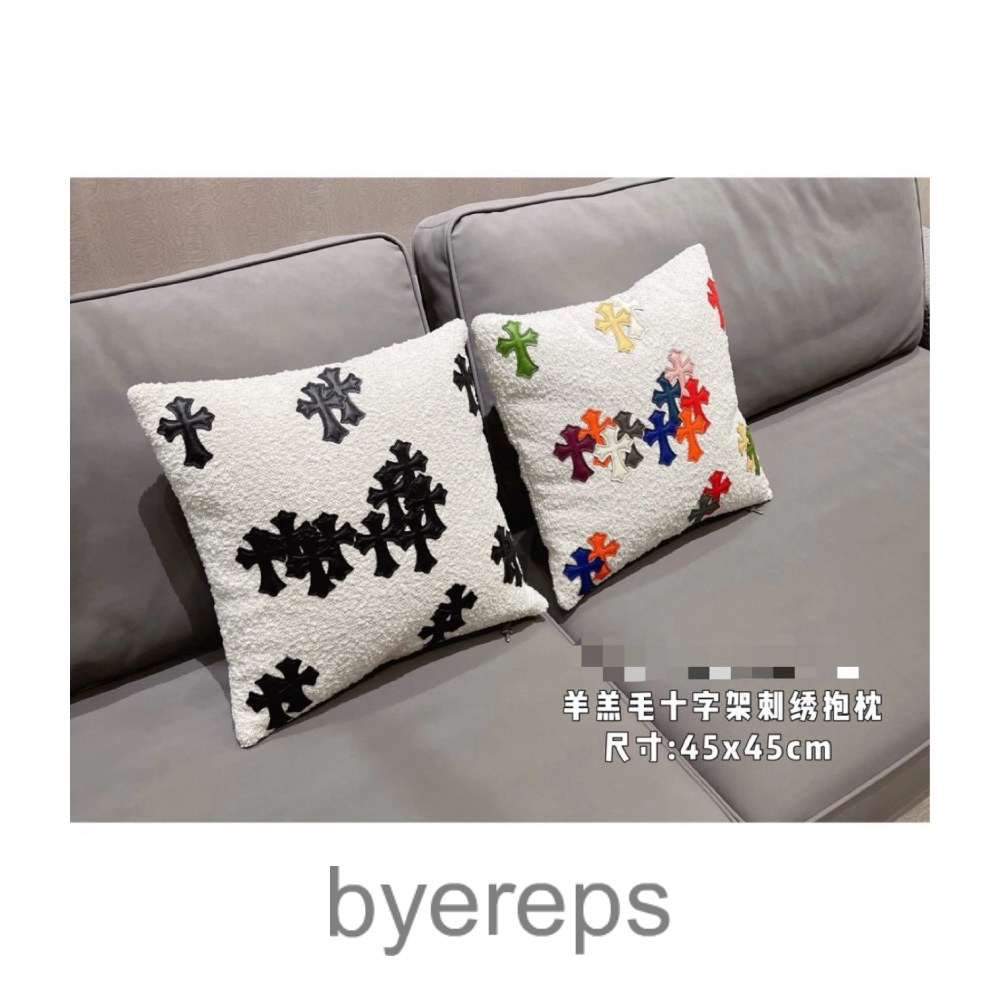 Chrome Hearts Pillows — photo 2 of 4