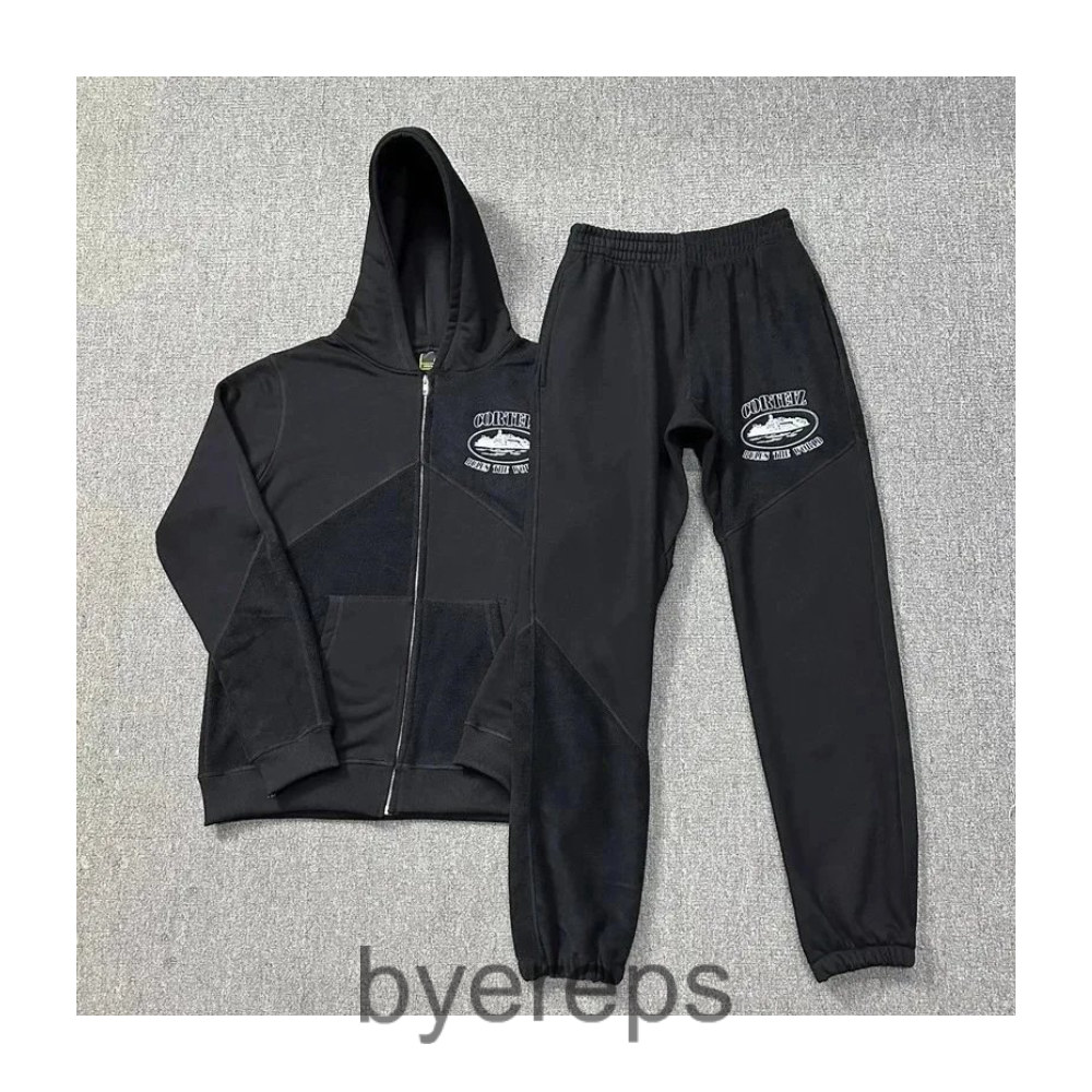 Unbranded Corteiz tracksuits — photo 2 of 4