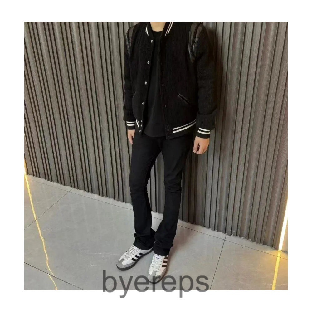 D17 Micro-Ripped Jeans