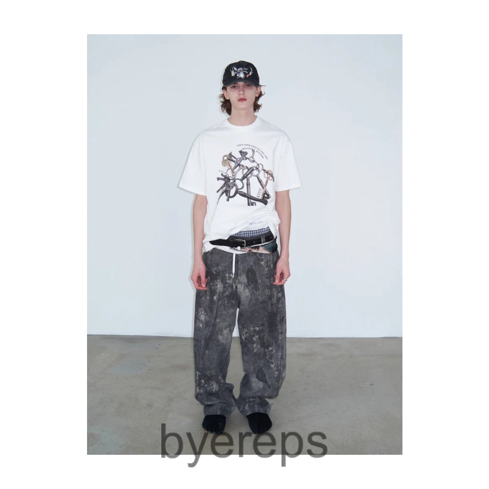 Delivery keys tee