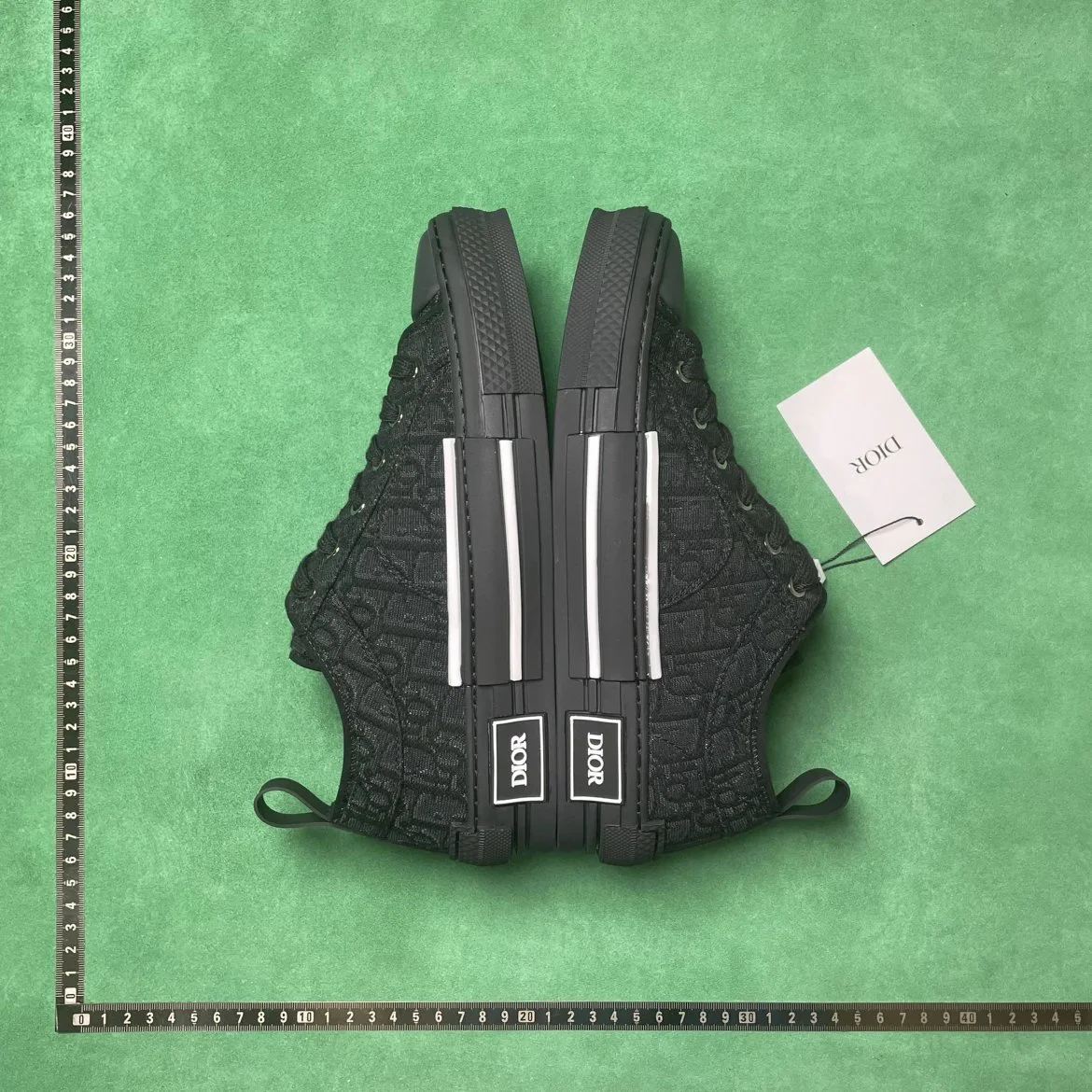 Dior B23