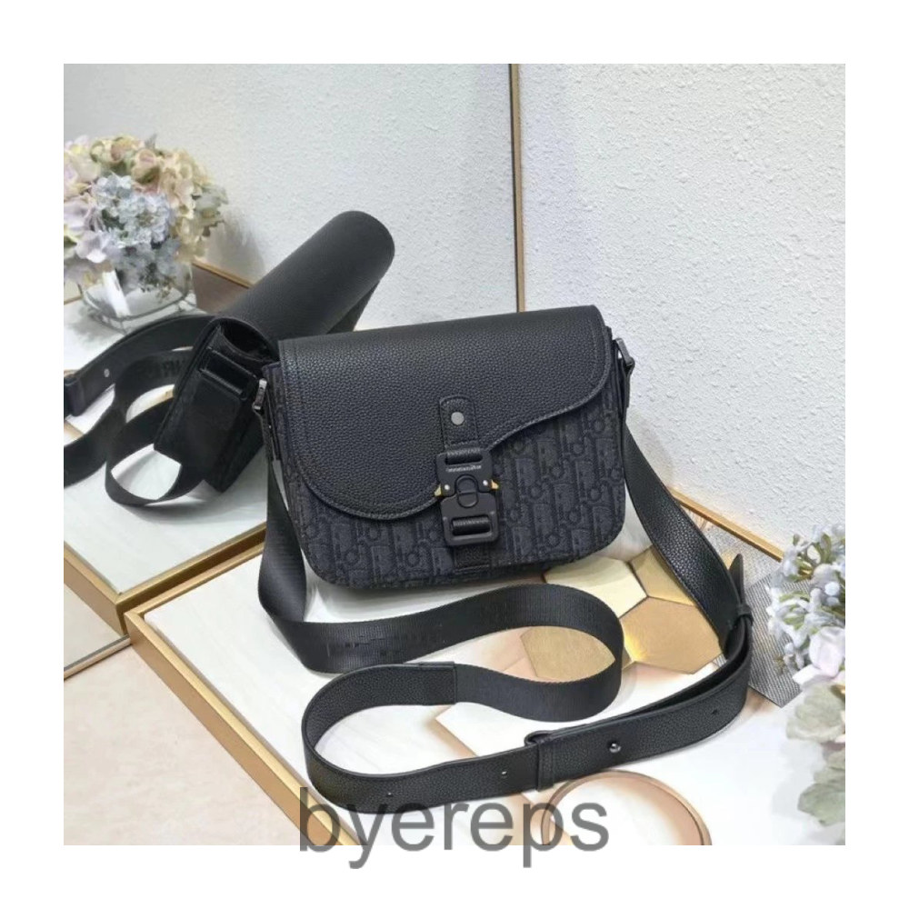 DIOR Oblique — photo 3 of 4