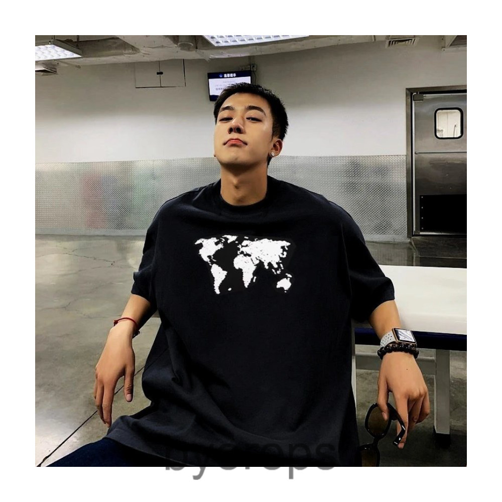 Unbranded Earth map tee — photo 4 of 4