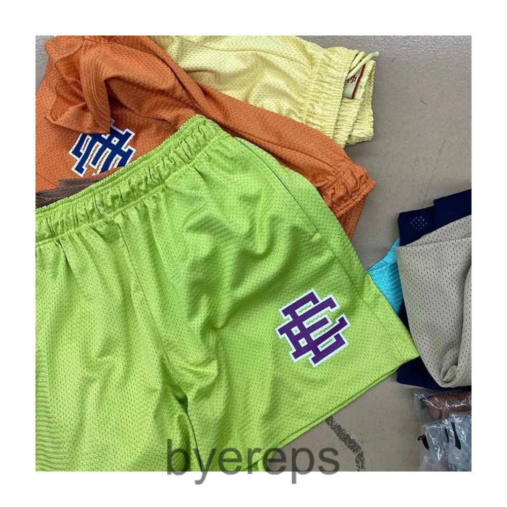 Unbranded EE shorts — photo 4 of 4