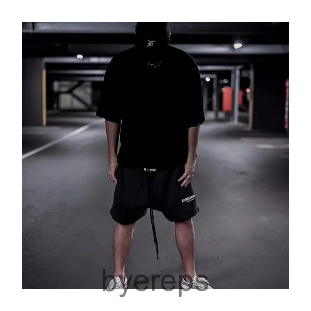 Fear of God Essentials shorts — photo 2 of 4