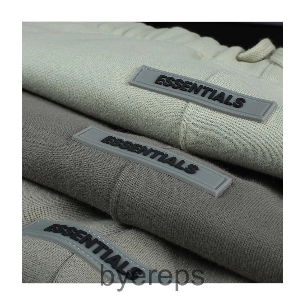 Fear of God Essentials shorts — photo 3 of 4