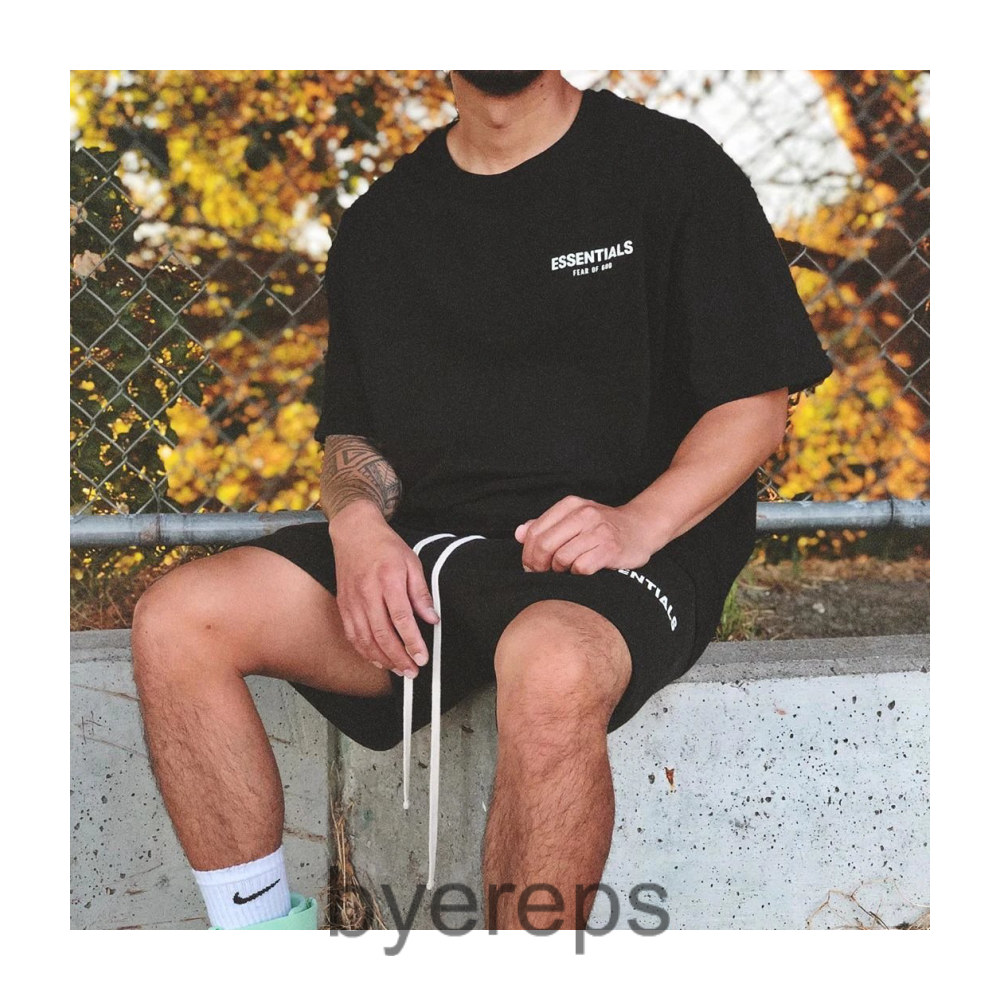 Fear Of God T-shirts — photo 4 of 4