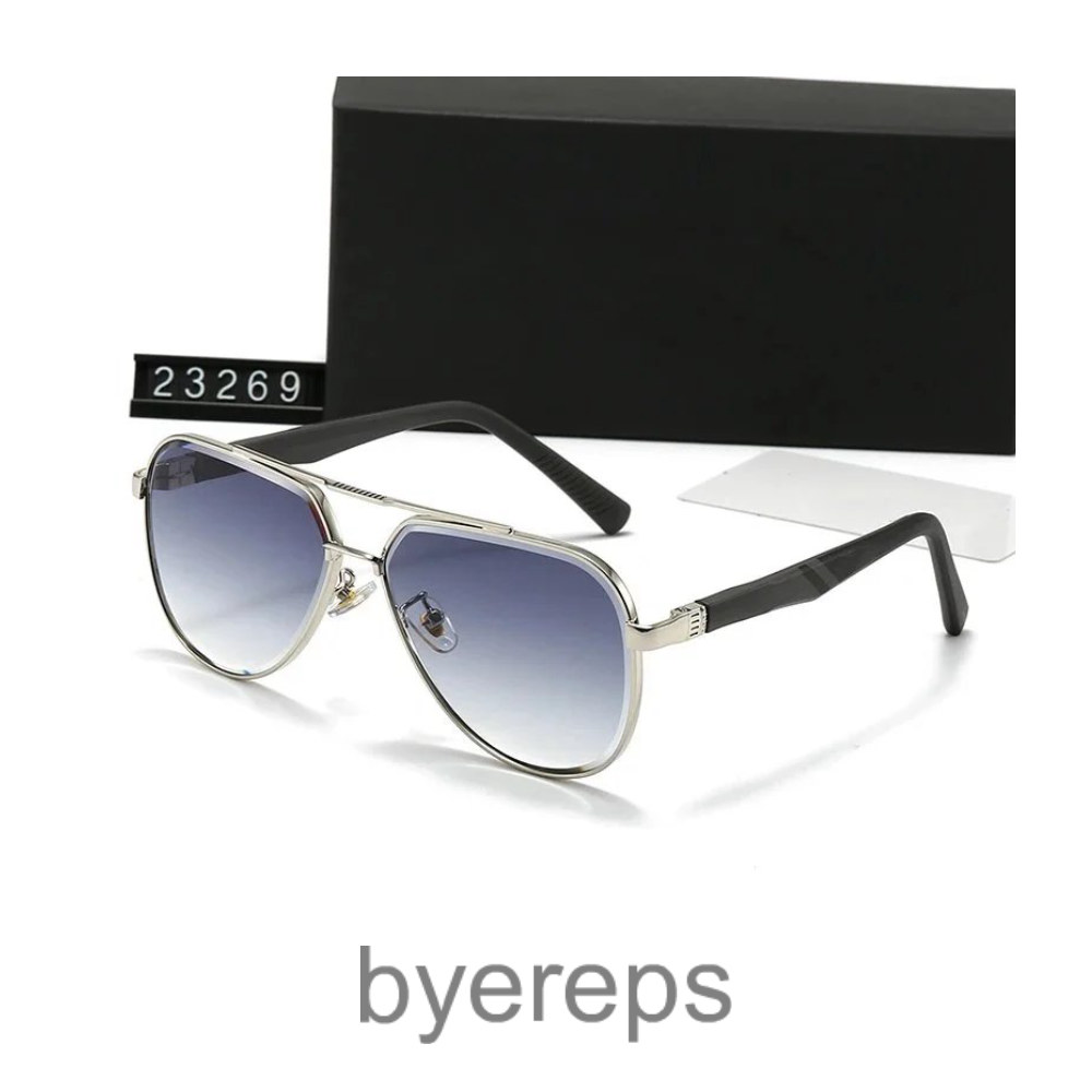 Fendi Sun Glasses — photo 4 of 4