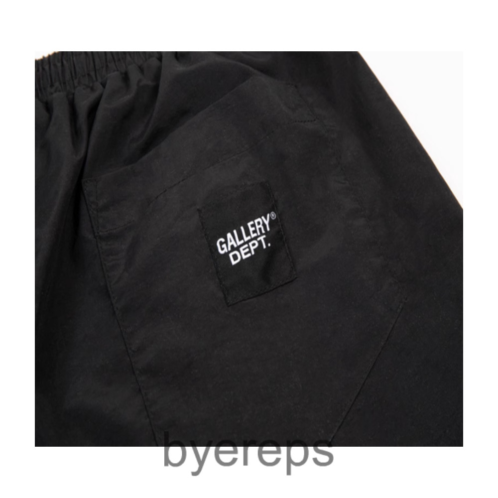 Gallery dept shorts — photo 3 of 4