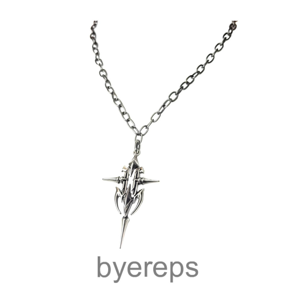 Iiimiii Corrosive Metal Series Dark Cut Out Cross Necklace Single Chain Clavicle Chain