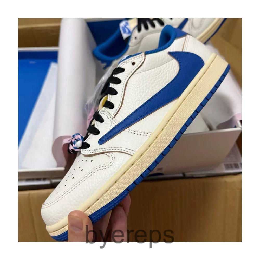 Jordan 1 Travis Scott Black Phantom — photo 3 of 4