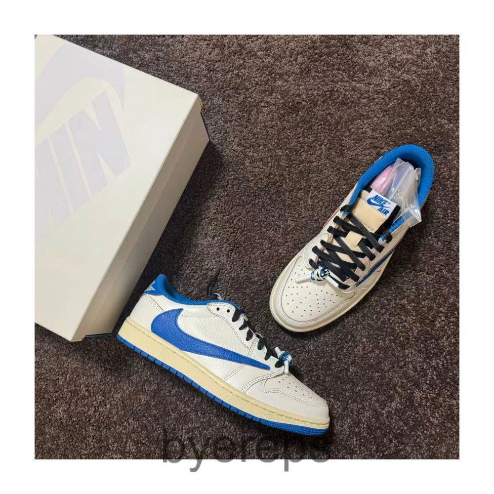 Jordan 1 Travis Scott OG Canary — photo 3 of 4