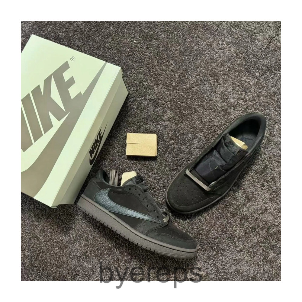 Jordan 1 Travis Scott OG Canary — photo 4 of 4
