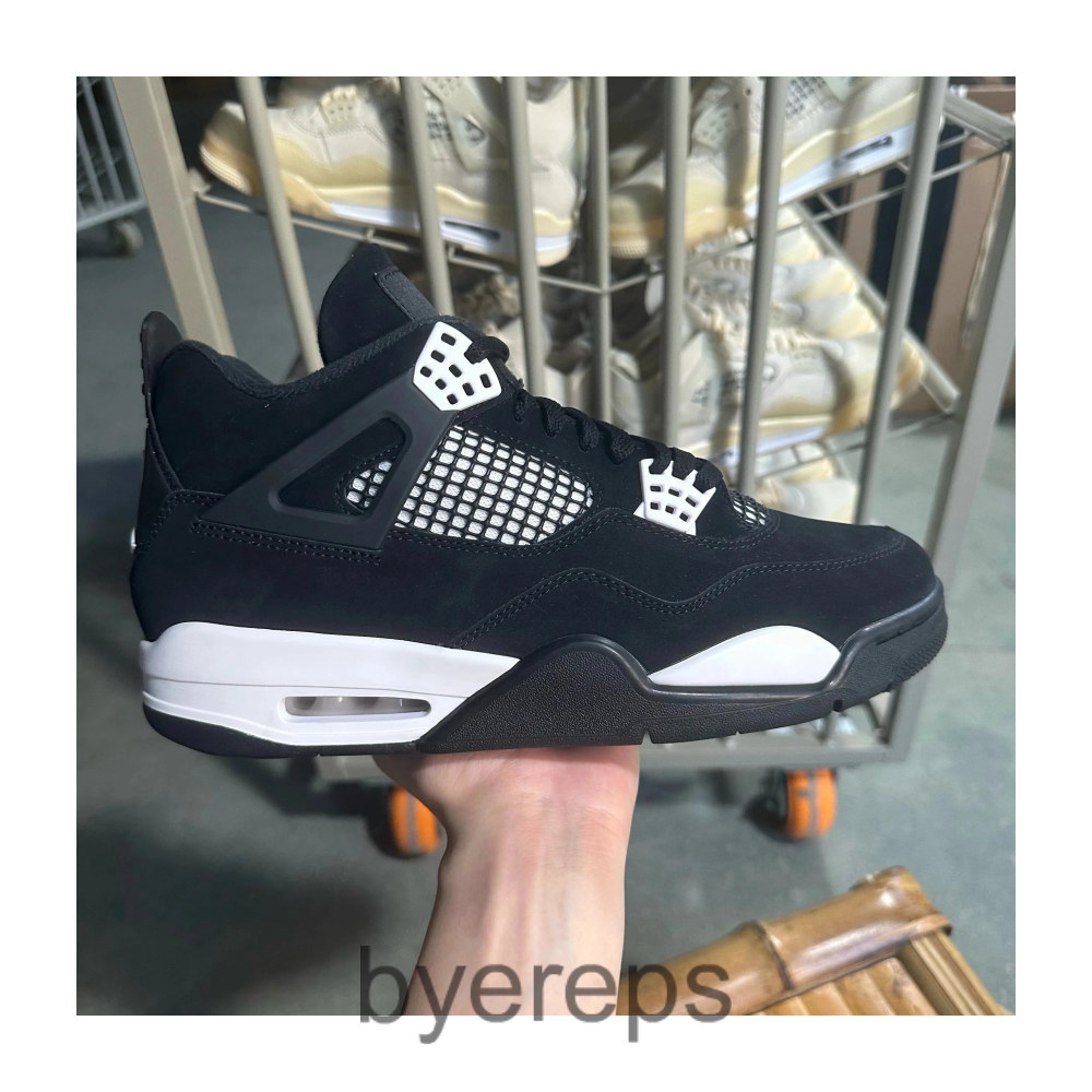 Jordan 4 Retro Travis Scott Friends and Family — photo 4 of 4