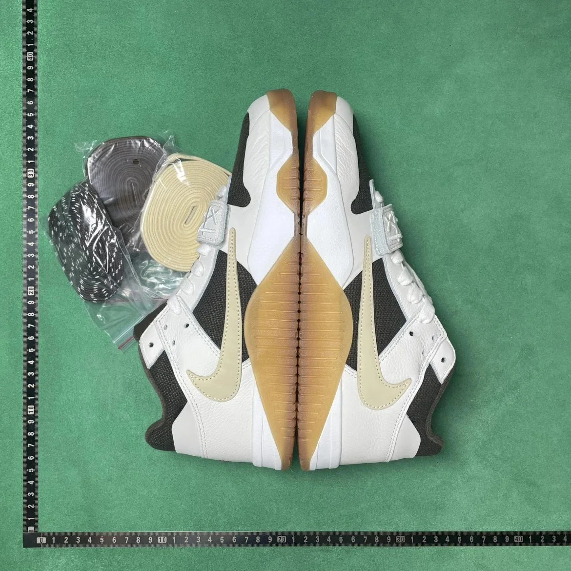 Jordan x Travis Scott