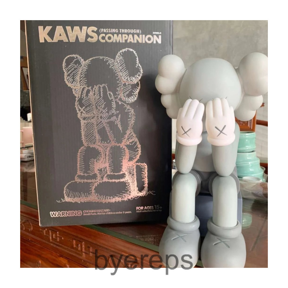 Kaws Figure — photo 3 of 4