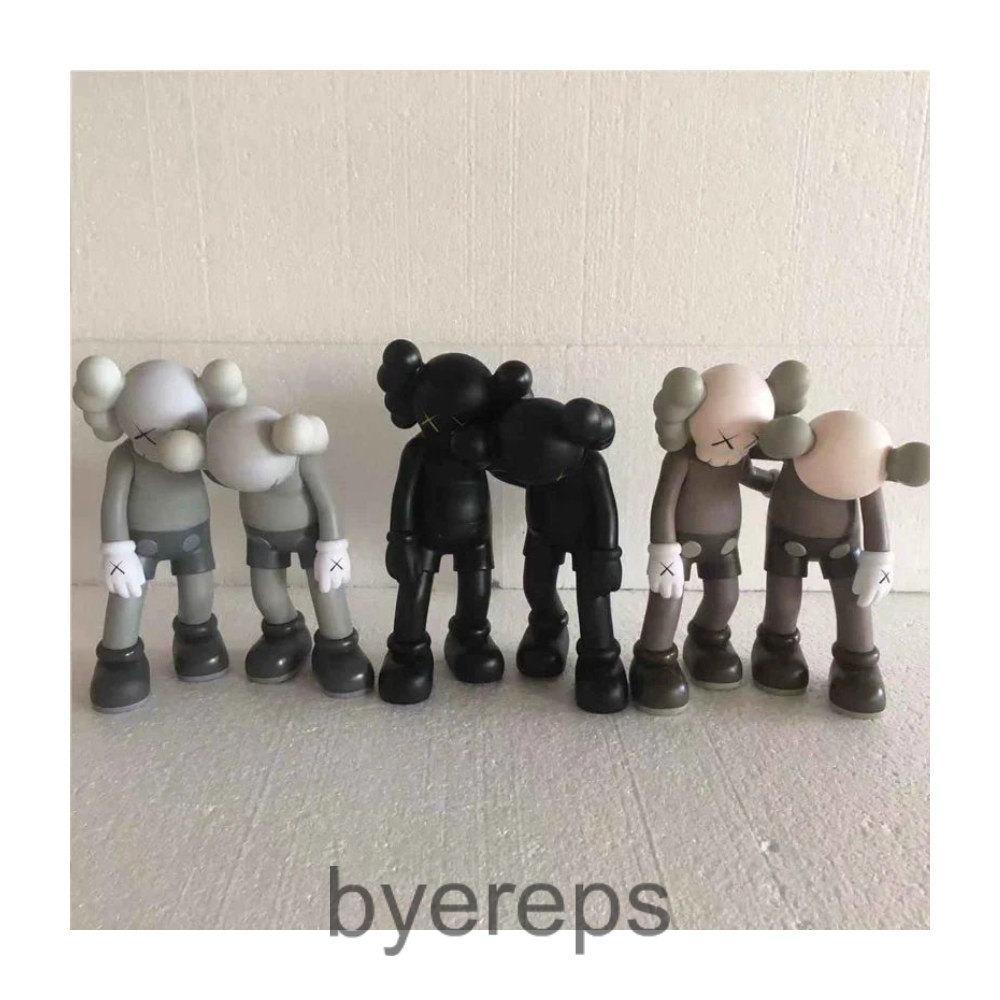 Kaws Figure — photo 3 of 4