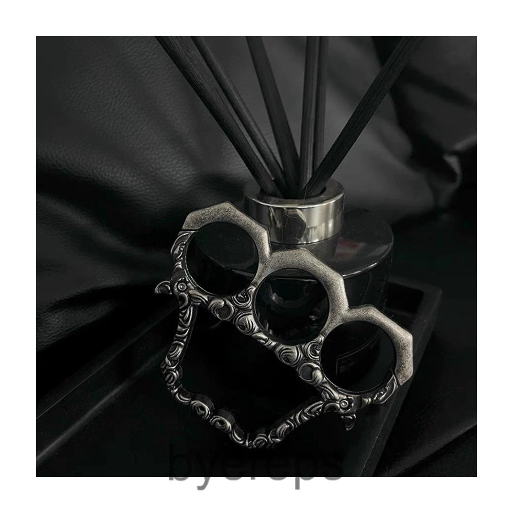 Unbranded Knuckle key ring — photo 2 of 4