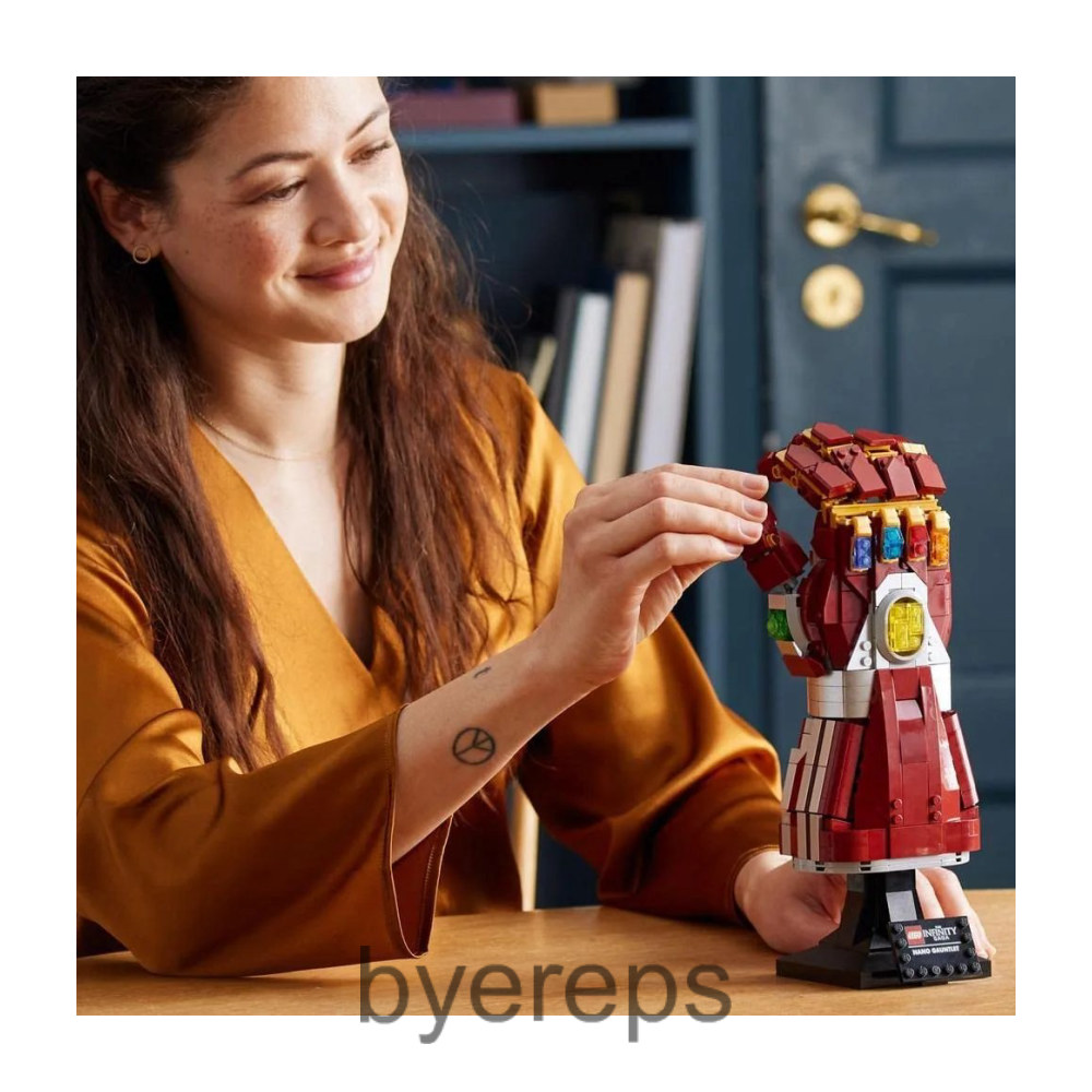 Lego Thanos Hand