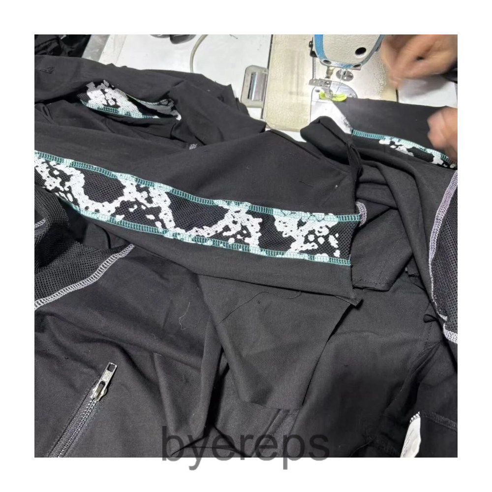 LGB Snake Print Zip — photo 2 of 4