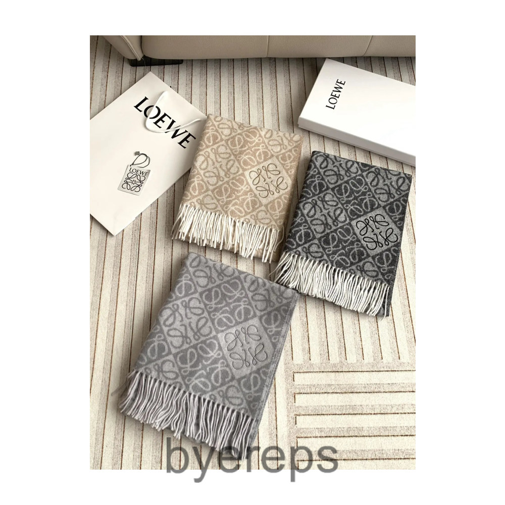 Loewe Scarf — photo 4 of 4