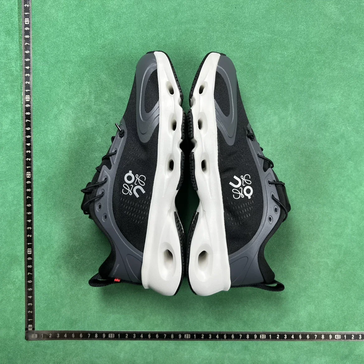 LOEWE x On Cloudsolo