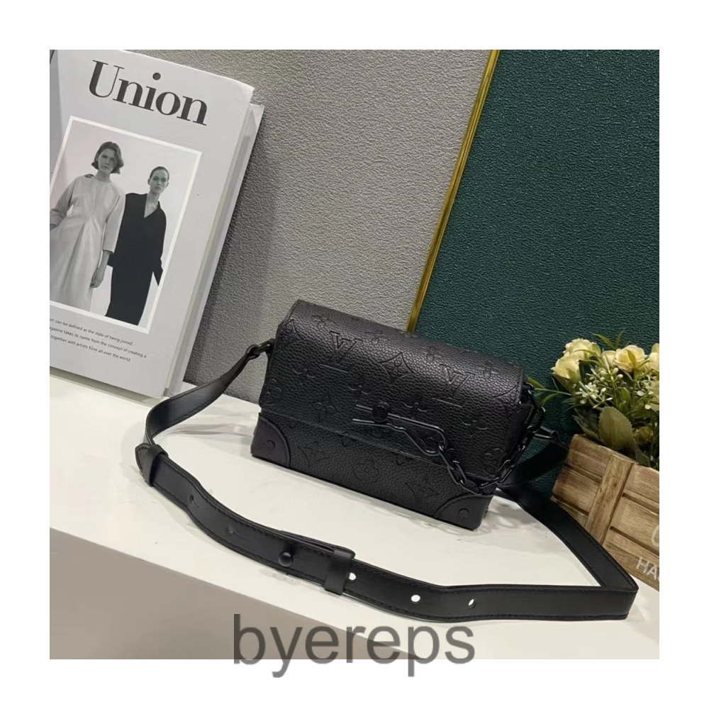 Louis Vuitton Bag — photo 2 of 4
