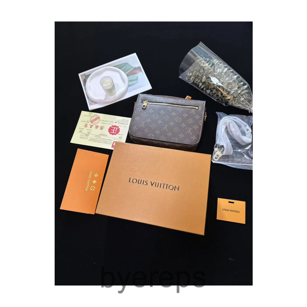 Louis Vuitton Bag — photo 4 of 4