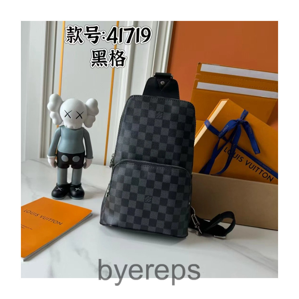 Louis Vuitton Bag — photo 2 of 4
