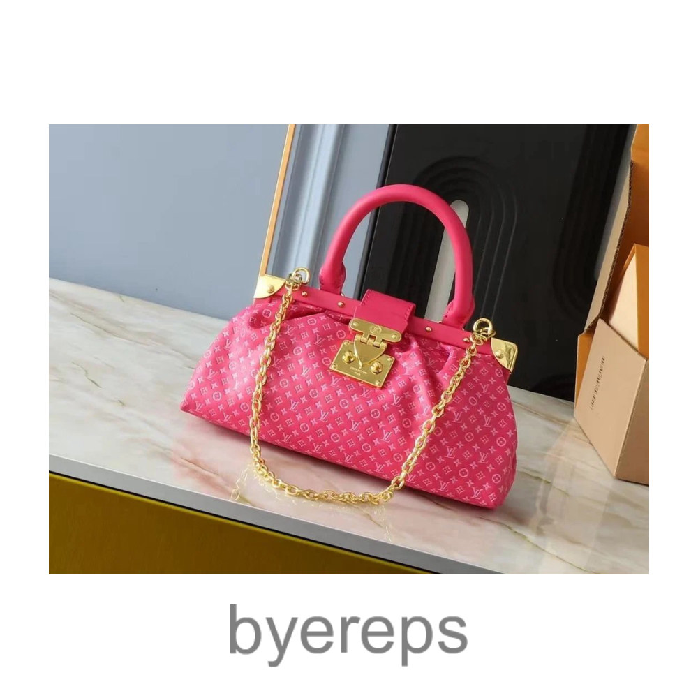 Louis Vuitton Bag — photo 4 of 4
