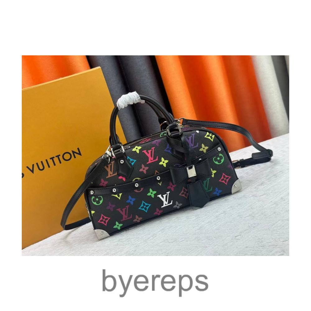 Louis Vuitton Bag — photo 4 of 4