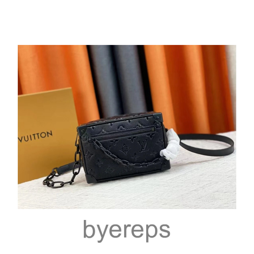 Louis Vuitton Bag — photo 2 of 4