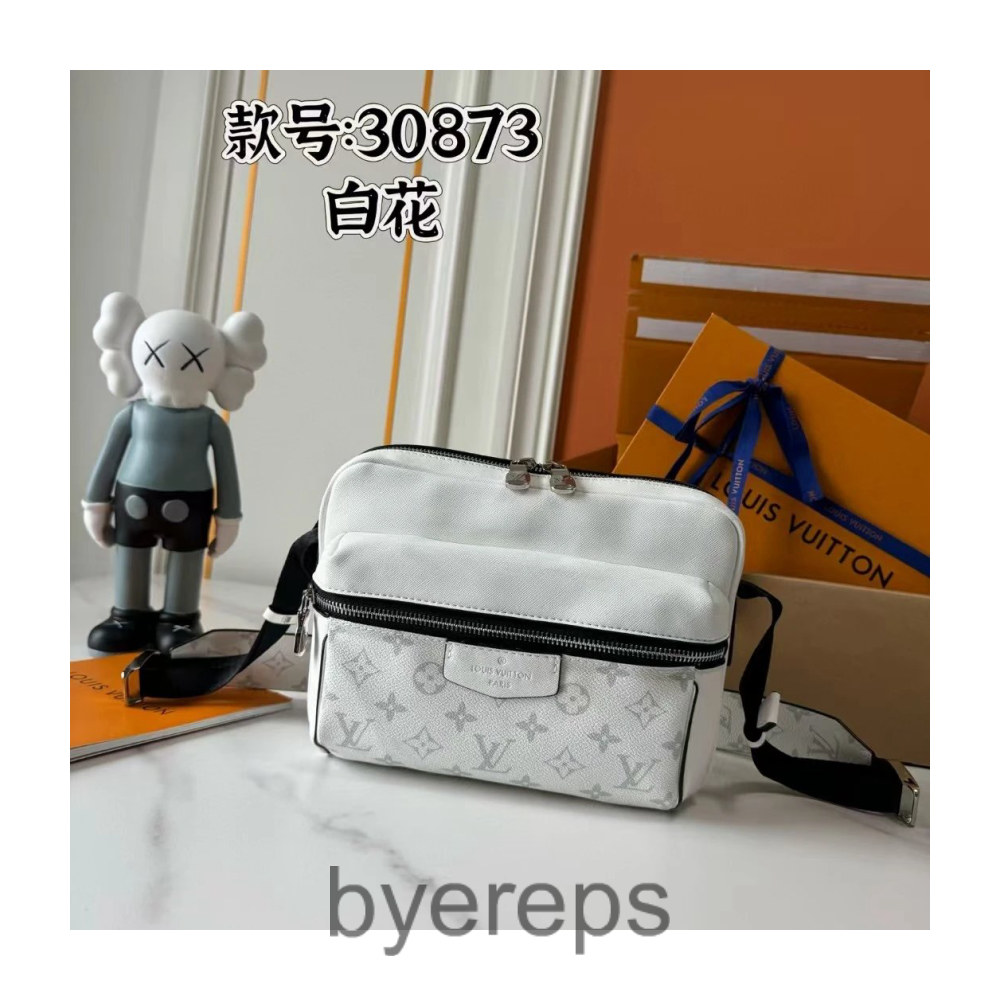 Louis Vuitton Bag — photo 3 of 4