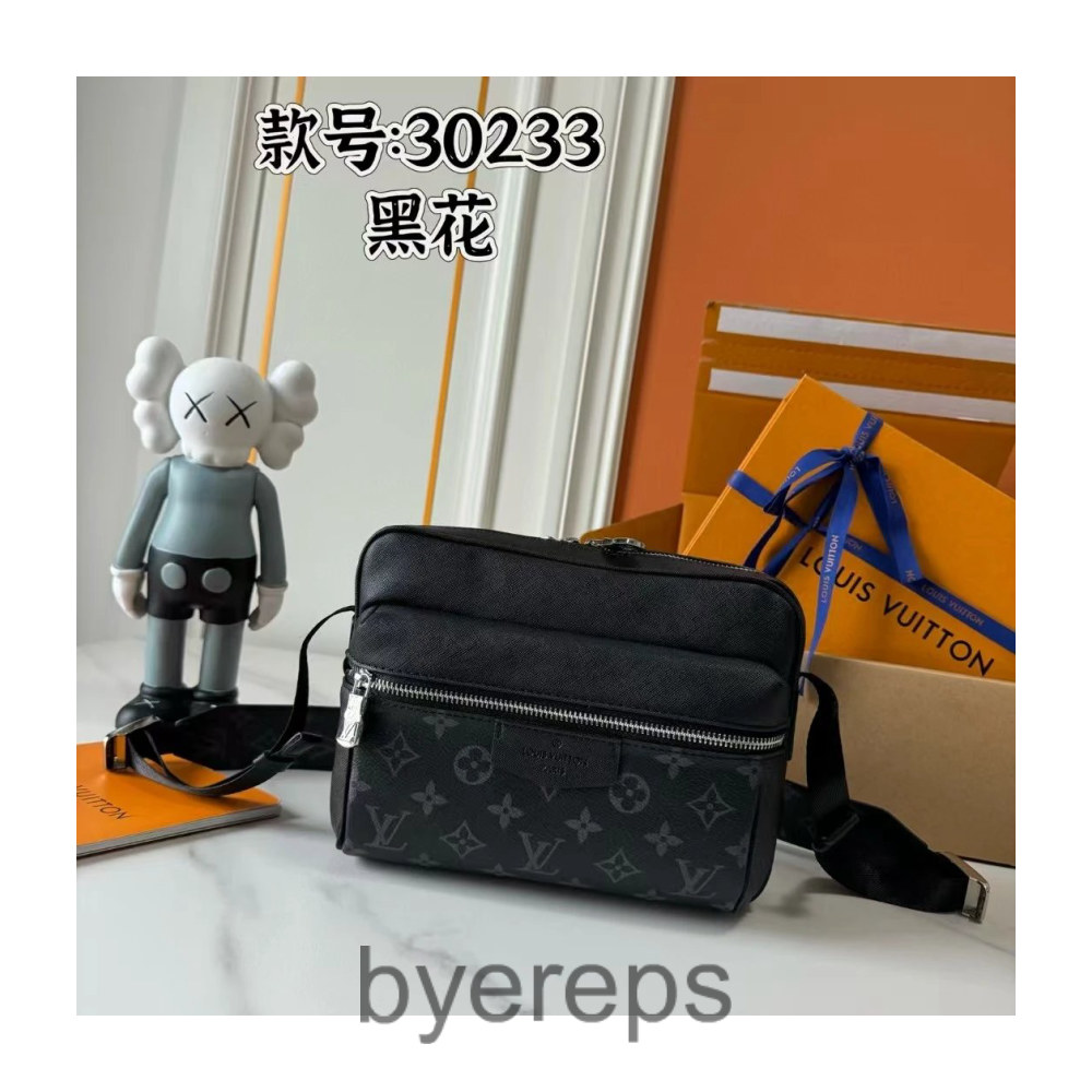 Louis Vuitton Bag — photo 4 of 4