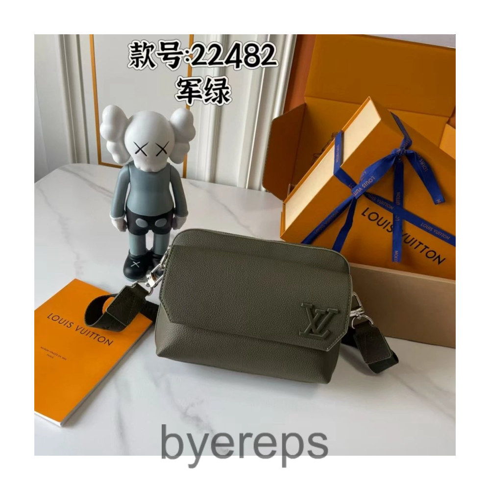 Louis Vuitton Bag — photo 3 of 4