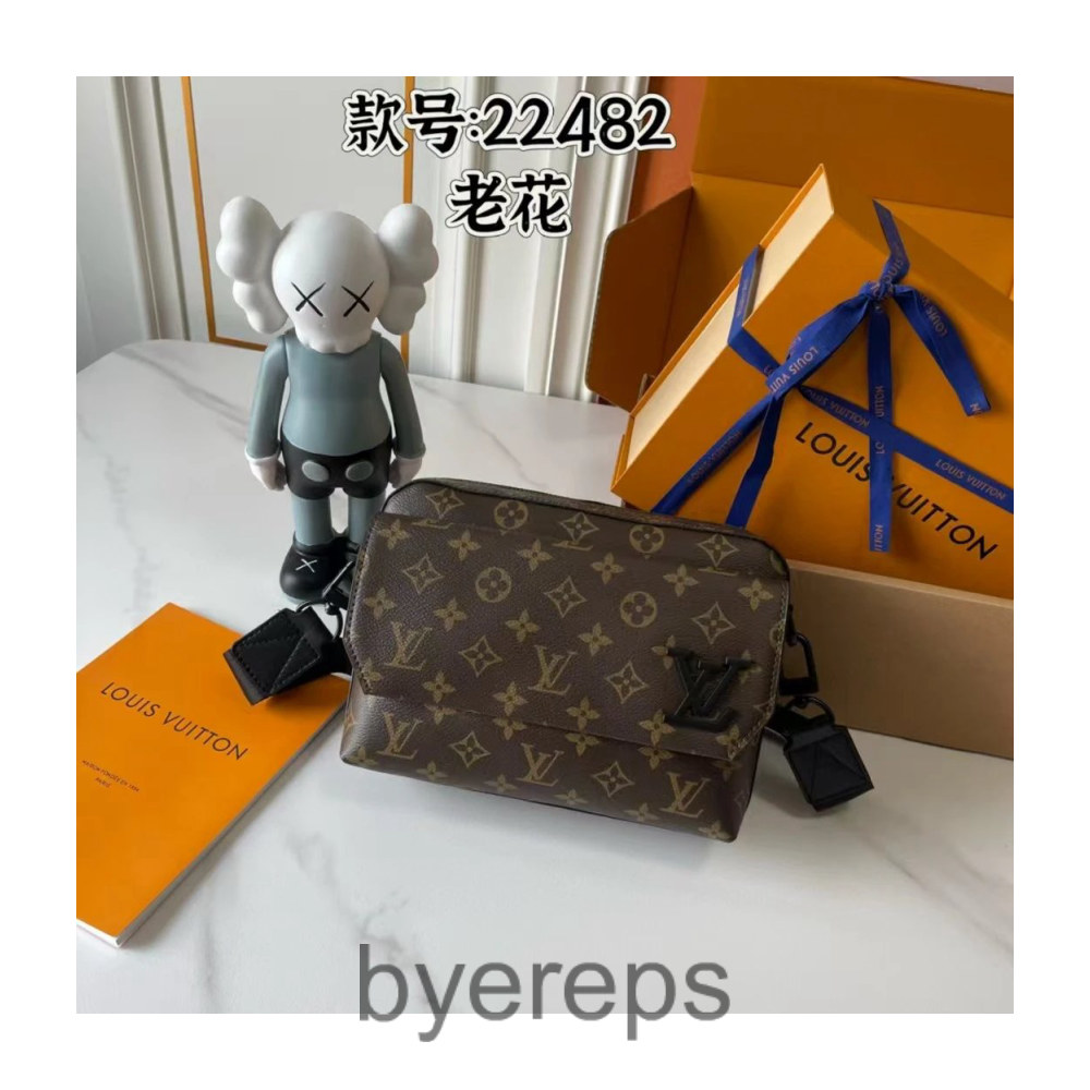 Louis Vuitton Bag — photo 4 of 4