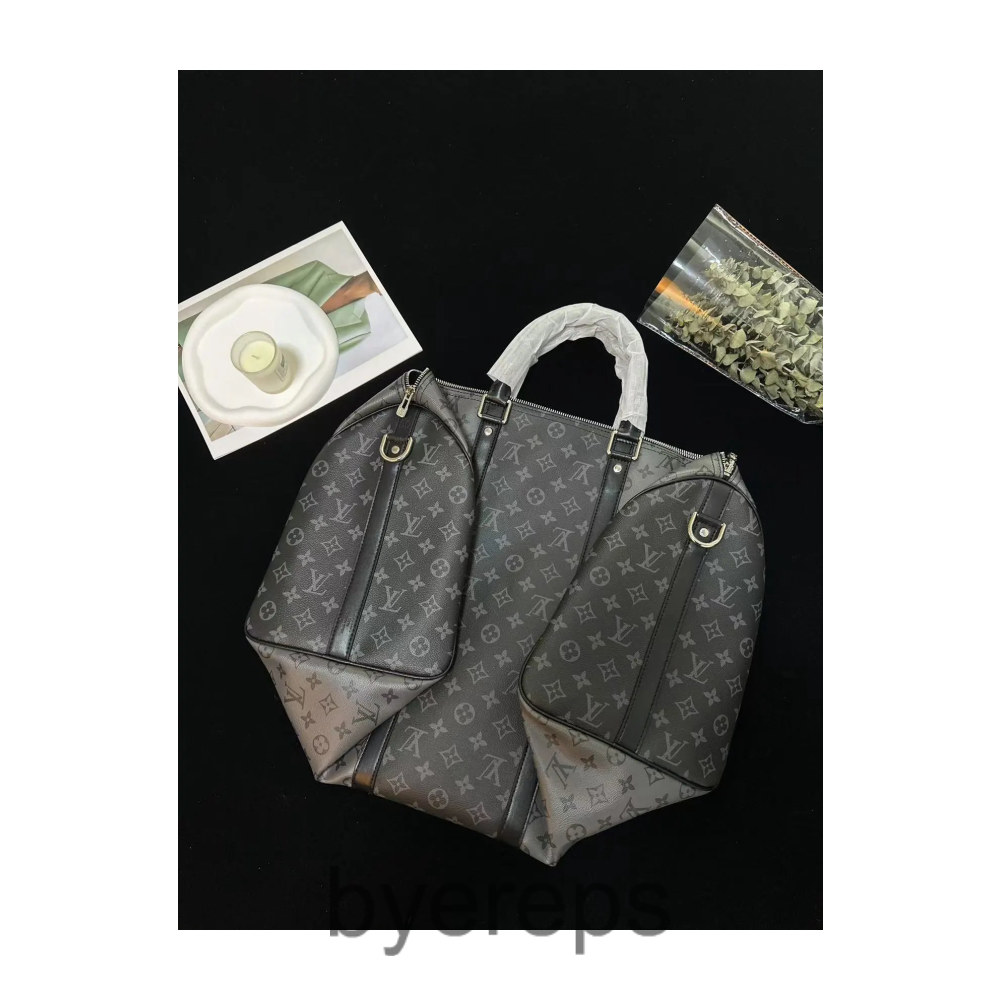 Louis Vuitton Duffle Bag — photo 4 of 4