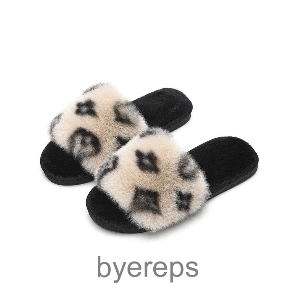 Unbranded Louis Vuitton Fur Slides — photo 2 of 4