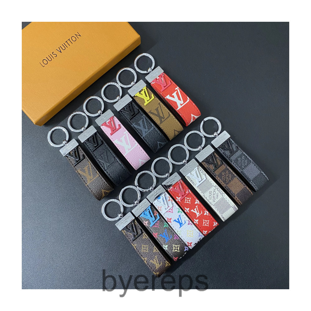 Louis Vuitton Key Chain — photo 3 of 4