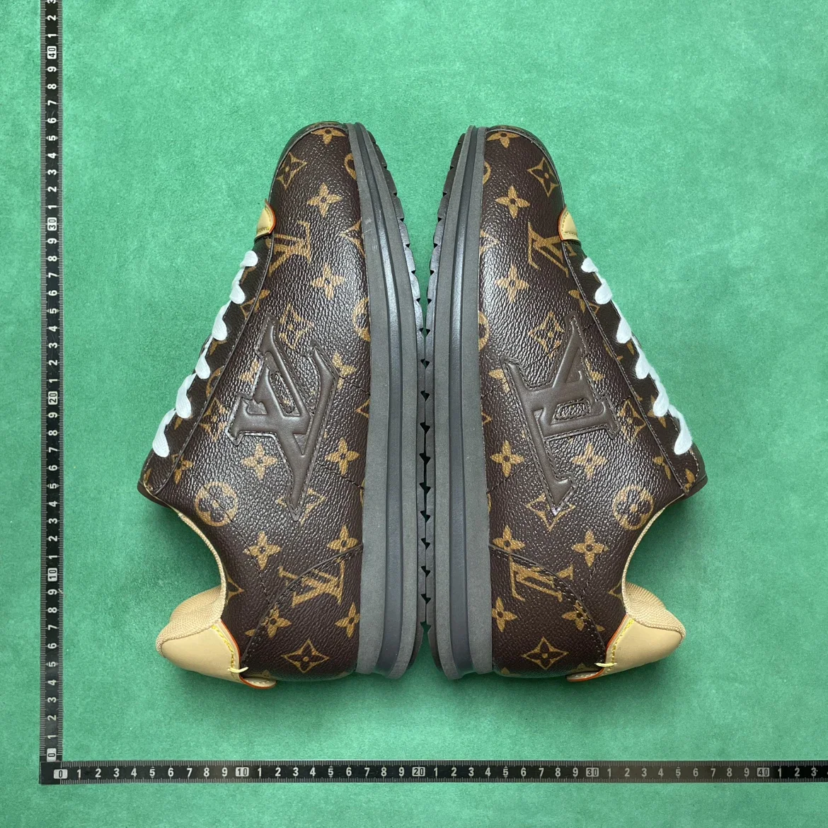 Louis Vuitton Run 55
