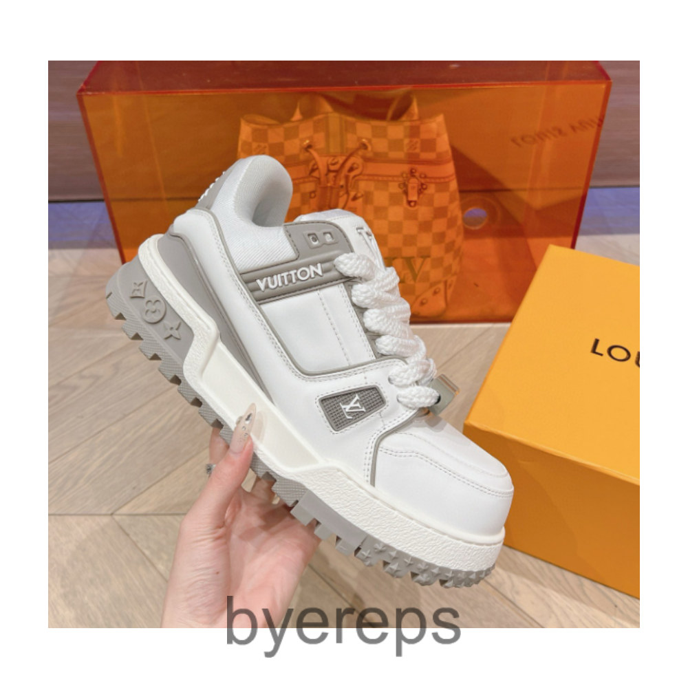 Unbranded Louis Vuitton Trainer Maxi — photo 4 of 4