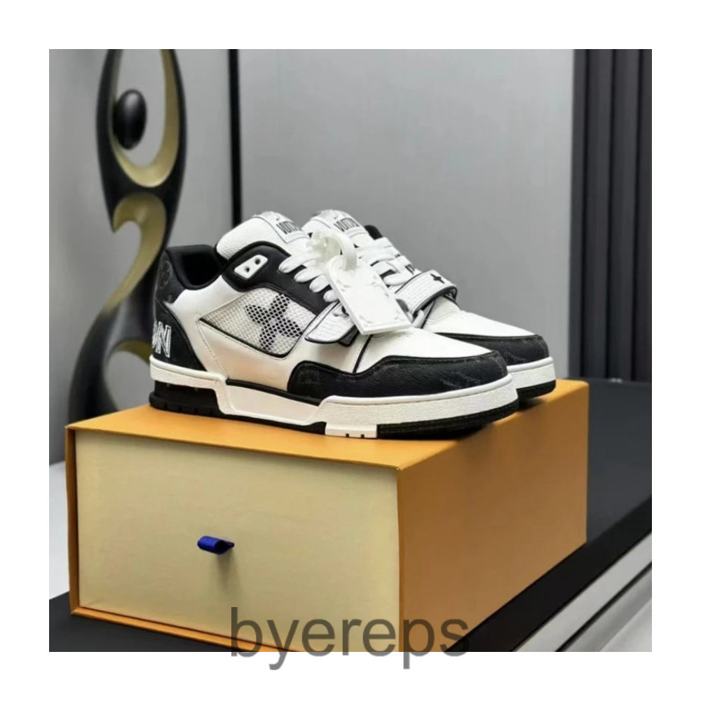 Unbranded Louis Vuitton Trainers — photo 4 of 4