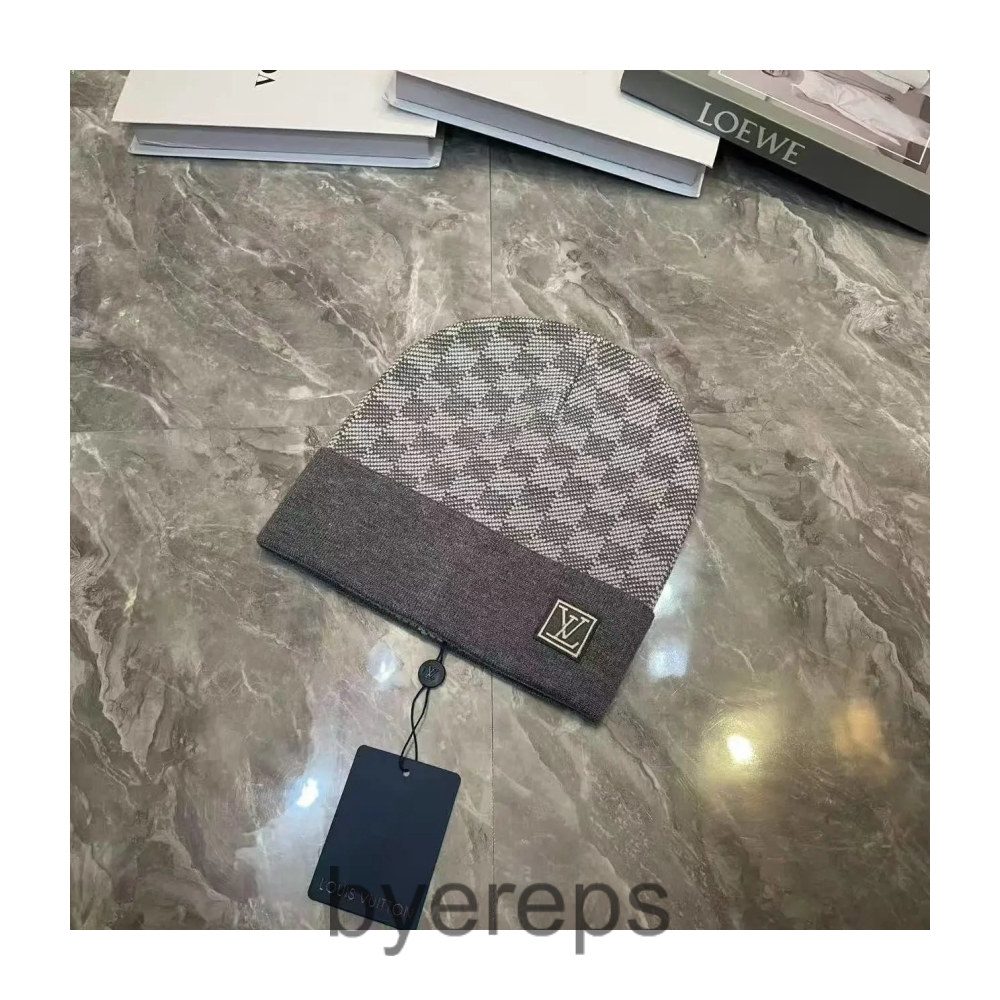 LOUIS VUITTON winter hat ( 13+ colors ) — photo 4 of 4