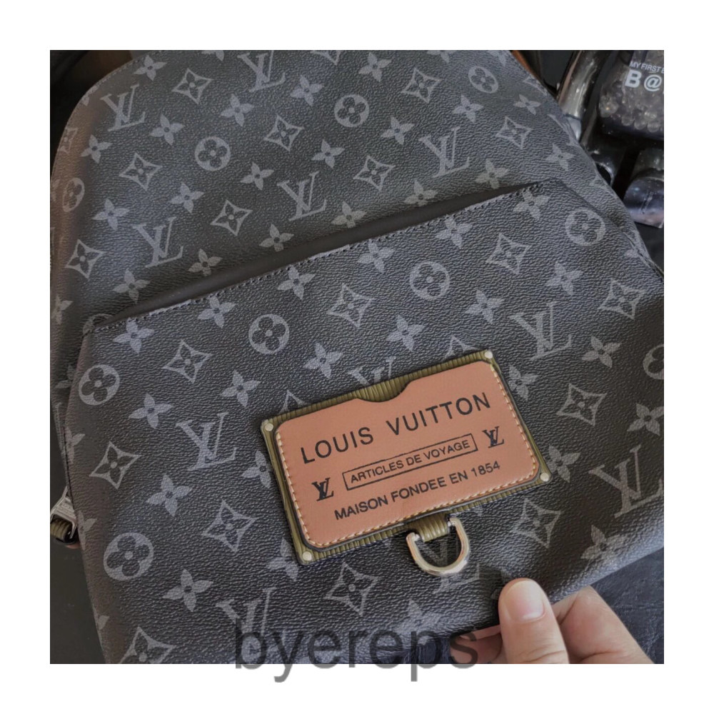 Louis Vuitton LV Backpack — photo 3 of 4