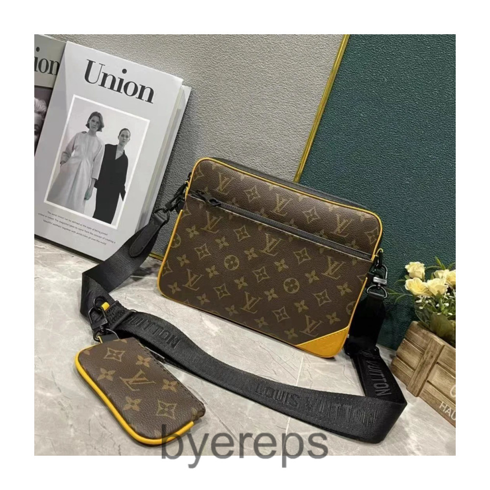 Louis Vuitton LV Shoulder Bag — photo 3 of 4