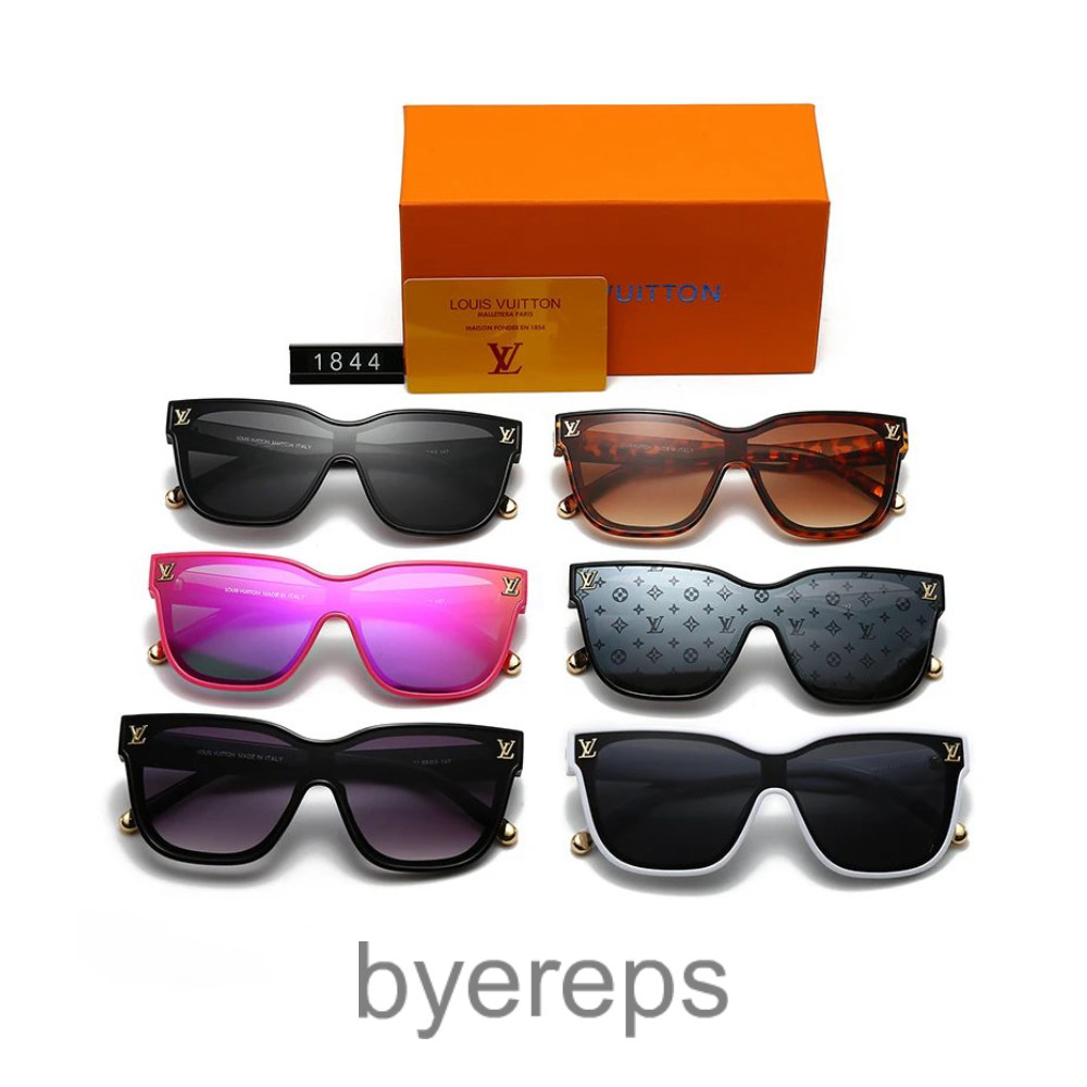 Louis Vuitton LV Sunglasses — photo 3 of 4